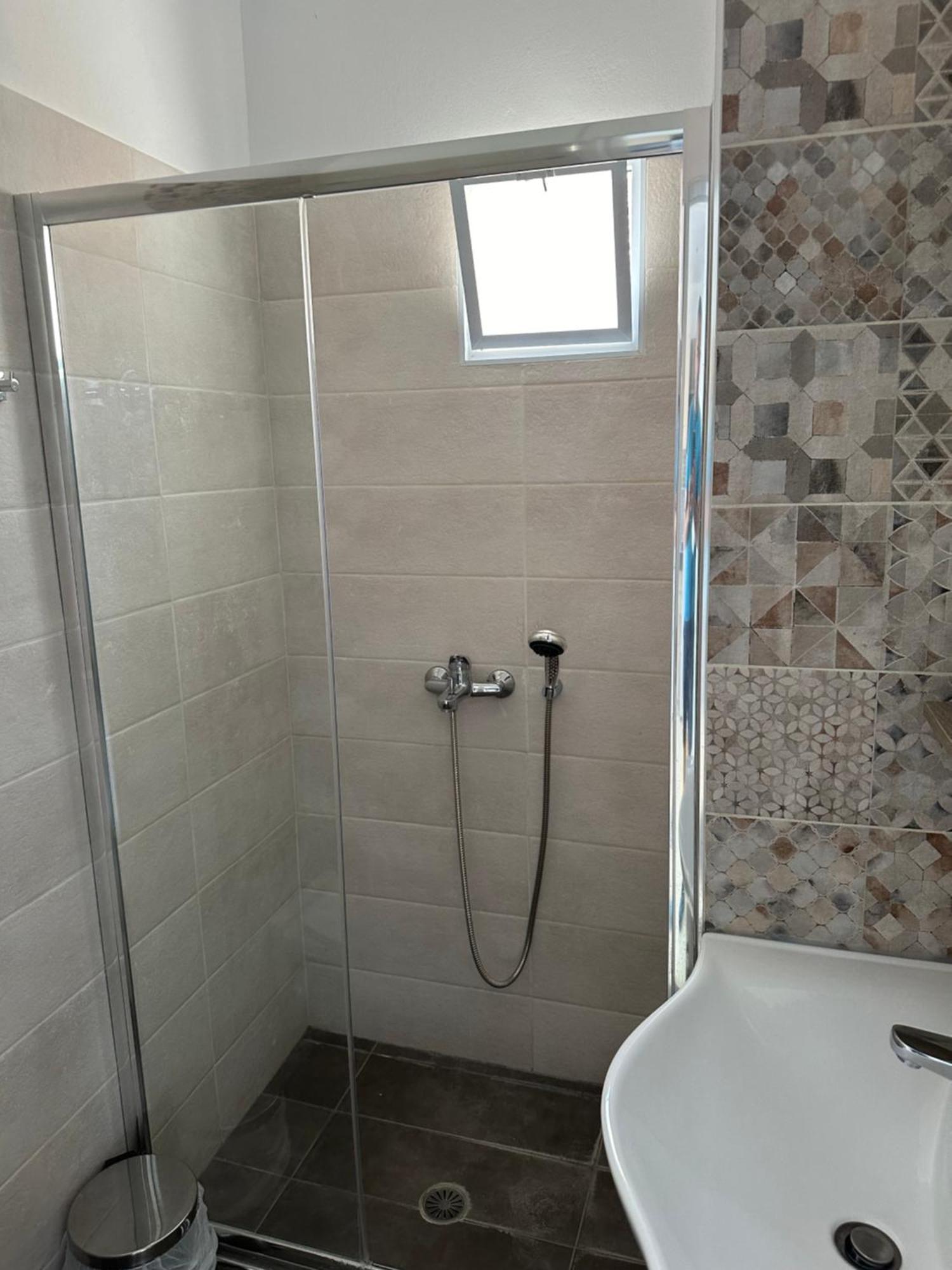 Aqua Apartment Loutra Oraias Elenis